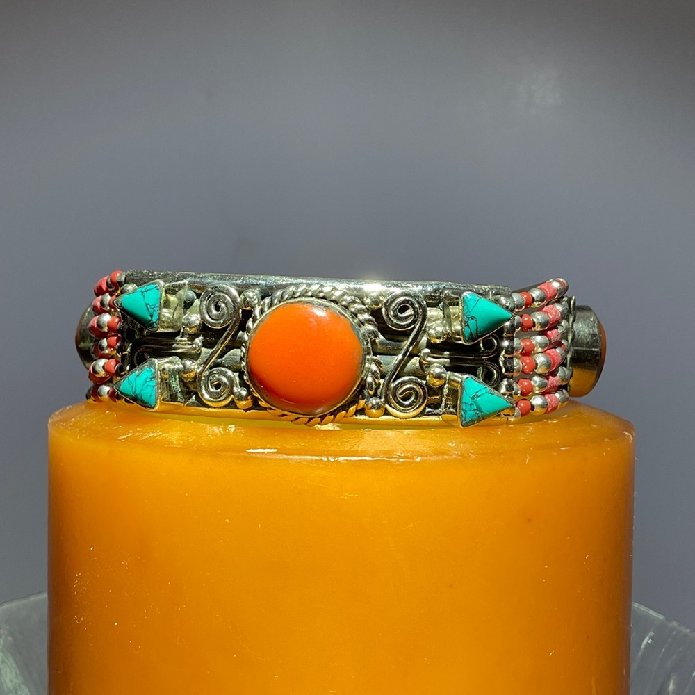 NWOT TIBETAN SILVER  HANDCRAFTED Stone Bracelet